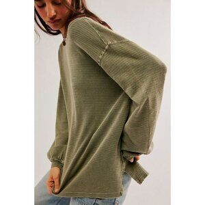 NWOT We the Free Soul Song Tee Women's Green Long Sleeve Scoop Neckline Size XS